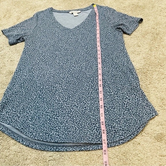 Athleta Blue Leopard Breezy V-neck Modal T-Shirt Size S - Picture 12 of 12